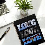 Agenda Fotos de avião em quadro LOVE, Simples Aviação<br><div class="desc">Fotos de avião em quadro LOVE, planejador simples da aviação. Mergulhe na divertida design, com aviões a voar graciosamente contra um pano de fundo azul. Adaptado para os entusiastas da aviação, este planejador é mais do que um detentor de agenda; é uma canvas para a vossa paixão pelo voo. Copyright...</div>