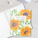 Agenda Girassóis Amarelos Personalizados<br><div class="desc">Girassóis trazem alegria! Aproveite o planejamento do seu ano com este brilhante planejador de girassol amarelo ensolarado. Os girassóis amarelos e as folhas verdes estão sobre fundo branco e você pode personalizar este planejador com seu nome e o ano. Original Watercolor © Michele Davies.</div>