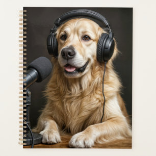 Agenda Golden Retriever Apresentando um Podcast