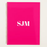 Agenda Iniciais minimalistas modernas de monograma rosa-q<br><div class="desc">Ano personalizado minimalista, cor-de-rosa quente e branco, monograma, iniciais ou nome simples e elegante Planejador personalizado personalizado. Texto branco personalizado sobre fundo de cor simples rosa-forte.</div>