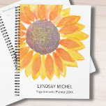 Agenda Instrutor personalizado Yoga Planner 2023<br><div class="desc">Este moderno Planeador de Instrutores de Yoga botânico é decorado com um girassol amarelo. Facilmente personalizável. Use a Ferramenta Design para alterar o tamanho, o estilo ou a cor do texto. À medida que criamos a nossa trabalho de arte, não encontraremos esta imagem exata de outros designers. Original Watercolor ©...</div>
