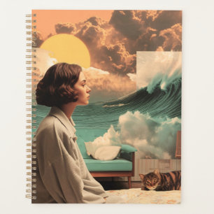 Agenda Interior Surrealista Com Mulher e Gato