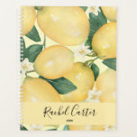 Agenda Lemons Greenery Personalizados<br><div class="desc">A legante pintura aquosa de limões e verde é destacada com flores brancas de citros,  com detalhes personalizados em caracteres quicos na frente. O Planejador inclui layouts mensais e semanais,  12 meses,  60 páginas com cobrir laminados de cobrir mole,  frente e verso. CORRESPONDENTE A ITENS na nossa loja.</div>
