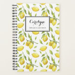 Agenda Limões Vintage Watercolor e verde<br><div class="desc">Escreva seus planos e agendamento com esse planejador de molho e inspirado em botânica. Apresenta ilustrações de aquarelas do limão e do padrão foliar. Personalize adicionando seu nome ou frase curta. Este planejador de limão será perfeito como um presente personalizado. Itens correspondentes estão disponíveis.</div>