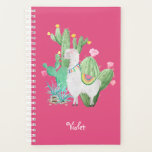 Agenda Llama Cactus Watercolor Scene Rosa Quente<br><div class="desc">Bonito cena de lama em aquarela, que você pode personalizar com seu nome ou texto personalizado. Lama branca e branca, com uma flor no cabelo, bruxelas tradicionais coloridas peruanas e um tapete de sela correspondente. Esta pequena beleza está em um jardim de cacto floral com bonito flores cor-de-rosa e amarelas....</div>