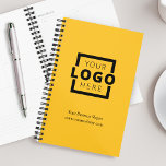 Agenda Logotipo da empresa personalizado Promocional come<br><div class="desc">Personalize facilmente este planejador com o logotipo da sua própria empresa e informações comerciais. Ajuste a personalização da marca para o próximo nível selecionando uma cor de fundo que corresponda à cor da sua marca.</div>