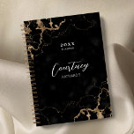 Agenda Logotipo Dourado preto no mármore profissional Bus<br><div class="desc">Mantenha-se organizado com este planejador profissional de negócios de 2023, em preto e ouro. Personalize-o e adicione seus detalhes de negócios, seu nome e um ano de título 2023 (ou qualquer ano). Você pode inserir o logotipo no verso, bem como os detalhes de contato comercial e links de mídia social....</div>