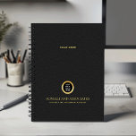 Agenda Logotipo Dourado Redondo preto Nome Profissional<br><div class="desc">Mantenha-se organizado e eleve a sua imagem profissional com o nosso Planeador Espiral Personalizado, com um design de aparência preto refinado que combina sofisticação com funcionalidade. Um espaço quadrado personalizável no cobrir permite que você exiba de forma destacada o logotipo de sua empresa sobre uma textura dourada, enquanto duas linhas...</div>