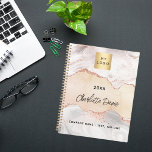 Agenda Logotipo elegante da empresa Agate rosa gold 2024<br><div class="desc">Esta agenda é para o profissional que gosta de manter a agenda organizada, mas também quer um belo espaço para guardar toda a sua importante informação. Este planejador oferece espaço para você anotar datas e compromissos importantes durante toda a semana. O cobrir apresenta um fundo rosa dourado e mármore branco...</div>