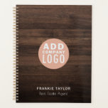 Agenda Logotipo Personalizado Agente Imobiliário Madeira<br><div class="desc">Modelo de notebook moderno minimalista para planejar para adicionar o logotipo de sua empresa,  o nome do funcionário e o cargo atual ou apenas o nome da empresa.</div>