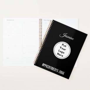 Agenda Logotipo Preto e Branco de Nome do Ano para Pequen