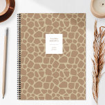 Agenda Manchas de Girafa Personalizadas em Impressão Anim<br><div class="desc">Este planejador apresenta um padrão de impressão animal moderno de manchas de girafa castanhas e bronzeadas. Personalize-o com seu nome em fontes castanhas sans serif e o ano em itálico marrom em um retângulo branco.</div>