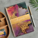 Agenda Marble watercolor dourado, roxo, verde<br><div class="desc">Uma banda de folha de ouro esparsa e falsa com seu nome de tipografia de script sobrepõe um rico, veado a ouro, azul marinho, verde-caçador, rosa e aquarela roxa neste planejador anual de chic, elegante, de tendências e nome personalizado. Personalize com seu nome. Este planejador é fornecido em 2 tamanhos:...</div>