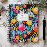 Agenda Monograma 2025 - Turquesa Floral Pintada Viva Mão<br><div class="desc">Personalize este planejador branco com seu nome em itálico azul escuro enquadrado por um retângulo branco,  em um padrão de fundo cor-de-fundo de elementos florais e botânicos pintados manualmente em tons de turquesa,  rosa e amarelo.</div>