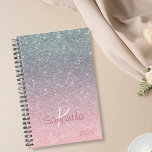 Agenda Monograma anual do brilho da rosa Dourada Silver G<br><div class="desc">Este design foi criado através da arte digital. Pode ser personalizado na área fornecida ou personalizado escolhendo o clique para personalizar a opção adicional e alterando o nome, as iniciais ou as palavras. Você também pode alterar a cor e o estilo do texto ou excluir o texto de um design...</div>