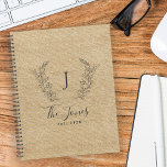 Agenda Monograma da família emblem rústico personalizado<br><div class="desc">Monograma personalizado. nome da família e ano elegante da fazenda rusticista quic,  estilo chic,  estilo chi beige,  planejador de burlap.       Um presente moderno de manutenção para casamentos,  aniversários,  exércitos domésticos,  Ação de Graças,  Natal ou qualquer outra ocasião.</div>