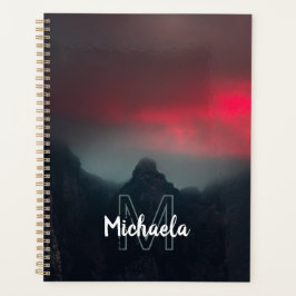 Agenda Monograma de nuvens, neblina e montanhas