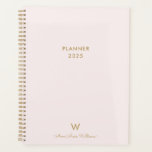 Agenda Monograma de Script Dourado Cor-de-rosa-Blush Mode<br><div class="desc">Planejador de Monograma Dourado de Script Rosa-Blush Moderno. Um design monograma moderno e elegante com tipografia de guiões minimalistas dourados e escrita à mão e tipografia de blocos serif num elegante fundo cor-de-rosa pálido e pálido. O monograma e o nome podem ser facilmente personalizados.</div>
