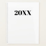 Agenda Monograma do ano de tipografia moderna preto-branc<br><div class="desc">Planeador elegante simples e personalizado de tipografia moderna,  preto e branco,  minimalista. Texto serif preto personalizado,  fundo branco sólido plano. Você pode personalizá-lo com seu nome,  iniciais,  monograma,  ano,  etc ou simplesmente apagar o texto,  e deixar a cor branca clara e sólida.</div>
