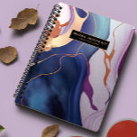 Agenda Monograma Dourado de Glam Liquido Marble Azul Roxo<br><div class="desc">Um traço de pincel de tinta abstrato cintilante em tons de ouro,  rosa,  tons de azul,  purpe e rosa. Elegante,  tenda,  planejador anual de nome personalizado. Personalize com duas linhas de texto personalizado.</div>