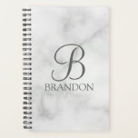 Agenda Monograma e Nome Personalizados de Script de Ângul<br><div class="desc">Monograma Personalizado e Dif de Nome apresentam monograma personalizado no estilo de fonte do script clássico da cinza e nome no estilo de fonte da serif clássica da cinza em fundo de mármore branco. Perfeito como presente de feriado, presente de dia de os pais para pai e presente para qualquer...</div>