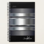 Agenda Monograma industrial de metal preto prata<br><div class="desc">Este design foi criado através da arte digital. Pode ser personalizado na área fornecida ou personalizado escolhendo o clique para personalizar a opção adicional e alterando o nome, as iniciais ou as palavras. Você também pode alterar a cor e o estilo do texto ou excluir o texto de um design...</div>