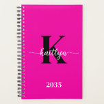 Agenda Monograma Preto Rosa Quente<br><div class="desc">Este planejador flexível, simples e elegante, cor-de-rosa 5.5 x 8.5, com seu primeiro nome em uma letra de script de tendência em branco e seu primeiro início em uma fonte moderna de boné em preto é perfeito para você. É na moda e moda e, no entanto, muito clássico. Isso facilitará...</div>
