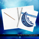 Agenda Moon Magic Stars Heart Celestial Love Name<br><div class="desc">Esta coleção etérea celebra a magia da lua e a beleza da noite. Abraçar a lua e as estrelas com essa coleção criada para quem tem um lado mágico. Esta arte celestial sonhadora é perfeita para aqueles que amam a estética da lua noturna. Traga a magia da noite com você...</div>