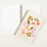 Agenda Na moda Floral Illustração Cor-de-Rosa Nome Person<br><div class="desc">Este planejador bonito apresenta uma ilustração floral na moda de flores em rosa,  laranja e verde. Personalize-o com o seu nome em letra de script. ideia de presente de excelente!</div>