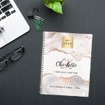 Agenda negócio do logotipo do agate rosa gold monograma 2<br><div class="desc">Esta agenda é para o profissional que gosta de manter a agenda organizada, mas também quer um belo espaço para guardar toda a sua importante informação. Este planejador oferece espaço para você anotar datas e compromissos importantes durante toda a semana. O cobrir apresenta um fundo rosa dourado e mármore branco...</div>