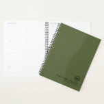Agenda Nome do Monograma Clássico Mínimo Data Olive<br><div class="desc">Texto de Data Personalizada do Planejador com Monograma Verde Oleícola Minimalista. Design simples e moderno minimalista que você pode personalizar com seu monograma,  nome e data,  ou texto de sua escolha em letras clássicas de tipografia.</div>