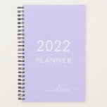Agenda Nome do Monograma de Script Girly Roxo 2022 Lavand<br><div class="desc">Monograma Roxo 2022 Lavanda Adicionar Seu Próprio Nome do Script 2022 Calendário Planejador De Eventos De Casamento. Isto faz o doce e perfeito aniversário de 16 anos,  casamento,  chá de panela,  aniversário,  chá de fraldas ou festa de solteira presente para alguém que ama luxo de luxo e estilos quíticos.</div>