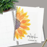 Agenda Nome Monograma Aquarela Girassol<br><div class="desc">Este Planner floral é decorado com um girassol amarelo. Personalize-o com seu nome e monograma e ano. Para editar ainda mais, use a Ferramenta Design para alterar a fonte, o tamanho da fonte ou a cor. Porque nós criamos a nossa trabalho de arte, você não encontrará esta imagem exata de...</div>