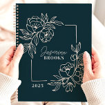 Agenda Nome Personalizado da Borda Floral Teal 2025<br><div class="desc">Mantenha-se organizado e inspirado com este elegante planejador que apresenta um belo design floral de fronteira em um sofisticado fundo teal. Personalize-o com seu nome para um toque exclusivo e na moda. Este planejador é perfeito para acompanhar os compromissos, as tarefas e todas as suas datas importantes ao longo de...</div>