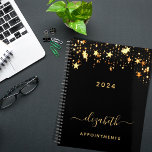 Agenda O ouro negro é uma elegante nomeação de mulheres<br><div class="desc">Um fundo na moda preto colorido, com estrelas brilhantes de ouro sujo, pingando. Personalize e adicione um ano, nome e título. Um planejador para organizar clientes de negócios, fazer listas ou sua vida diária. O nome é escrito com um grande roteiro escrito à mão com balsas. Para manter as hastes,...</div>