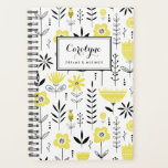 Agenda Padrão Floral Escandinavo Preto e Amarelo<br><div class="desc">Escreva seus planos e agendamento com este notebook inspirado na escandinávia. Ele apresenta um padrão floral preto e amarelo. Personalize adicionando seu nome ou frase curta. Este planejador floral será perfeito como presente personalizado. Itens correspondentes estão disponíveis.</div>