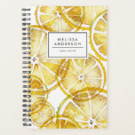 Agenda Padrão Rustic Watercolor Lemon Slices<br><div class="desc">Planeador personalizado feminino com ilustrações de cor d'água do padrão de fatias de limão. Personalize adicionando seu nome ou frase curta. Este brilhante planejador de padrões de limão será perfeito como um presente personalizado. Itens correspondentes estão disponíveis.</div>