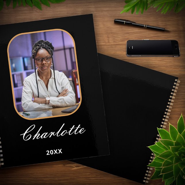 Agenda Personalização Negra de Na moda de Foto Elegante M (Modern Elegant Photo Stylish Black Personalize Planner is great to use everyday or give as a gift. )