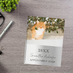 Agenda Picata de gato fotográfico personalizada<br><div class="desc">Um fundo de olhar mal prateado. Personalize e adicione um ano,  nome e texto. O nome é escrito em preto com um grande estilo escrito manualmente.</div>