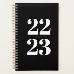 Agenda Planeador de Tipografia Branca Branca Moderna e Ch<br><div class="desc">Nosso planejador semanal e mensal não atualizado foi projetado para ajudá-lo a encontrar equilíbrio em sua vida. Preto simples com tipografia branca em negrito. É a ferramenta perfeita para organizar,  planejar e rastrear eventos importantes. Preencha as datas e comece a qualquer hora.</div>