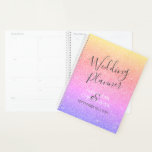 Agenda Planner Casado Rainbow Sparkle Glitter<br><div class="desc">Dourado,  púrpura e cor-de-rosa Pastel Ombre Sparkle Planner para Planejamento de Casamentos. O caderno é perfeito para a noiva e o noivo planejando o casamento perfeito. Os nomes e a data no planejador podem ser personalizados. Entre em contato com o designer para obter itens correspondentes personalizados.</div>
