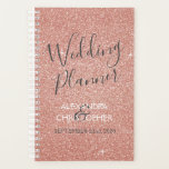 Agenda Planner de Casamento Rosa - Brilhante Dourado Rosa<br><div class="desc">Rosa Dourado - Planeador Brilhante de Brilho Rosa para Planejamento de Casamento. O caderno é perfeito para a noiva e o noivo planejando o casamento perfeito. Os nomes e a data no planejador podem ser personalizados. Entre em contato com o designer para obter itens correspondentes personalizados.</div>