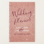 Agenda Planner de Casamento Rosa - Brilhante Dourado Rosa<br><div class="desc">Rosa Dourado - Planner Brilhante,  Rosa e Brilhante,  para Planejamento de Casamento. O caderno é perfeito para a noiva e o noivo planejando o casamento perfeito. Os nomes e a data no planejador podem ser personalizados. Entre em contato com o designer para obter itens correspondentes personalizados.</div>