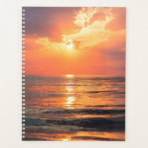Agenda pôr do sol sobre a água