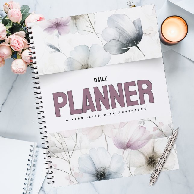 Agenda Pretty Floral Watercolor Blooms (Watercolor floral daily planner in soft blue and pink, yearly calendar for adventure seekers.)