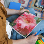 Agenda Rhododendron Bloom Rosa Floral<br><div class="desc">Este planejador mensal/semanal mantém todas as suas atividades e agendas futuras organizadas num único local útil e apresenta a imagem fotográfica de um deslumbrante e rosa Rhododendron. Um design floral adorável! Selecione a cor do fio do planejador.</div>
