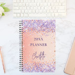Agenda Roxo laranja rosa dourado violeta guincho 2025<br><div class="desc">Um fundo de gradiente laranja e rosa dourado. Decorado com rosa dourado e violeta,  brilho falso colorido de lavanda. Personalize e adicione um título e um nome. O nome é escrito com uma escrita moderna,  aparência de assinatura.</div>