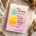 Agenda Seja Uma Tipografia De Aquarela Inspiradora<br><div class="desc">Seja um Pineapple Planner - Apresentando este super na moda de aquarela de tipografia e citando o planejador de arte. O fundo é uma base aquosa fresca em tons de amarelo e rosa. A ilustração de um abacaxi com a frase incrível: "Seja um abacaxi, seja alto, vista uma coroa e...</div>