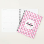 Agenda Suíno Rosa-Rosa-Cor-de-Corte Personalizado Animal<br><div class="desc">Padrões de Suíno Rosa, Cute, Personalizados E Adoráveis Planner De Animais. Monograma e personalização em círculo branco. Padrão de porcos bonitos. www.SamAnnDesigns.com</div>