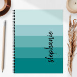 Agenda Texto de Bloco de Cores de Assinatura Personalizad<br><div class="desc">Esta moderna design de tendência apresenta cinco faixas de blocos de cores em tons gradados de luz a médio porte. Personalize-o com o seu nome no script de escrita manual de assinatura preta vertical.</div>